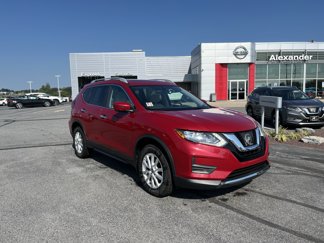 Used 2017 Nissan Rogue SV image 1