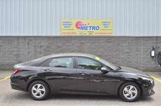 Used 2021 Hyundai Elantra SE image 1
