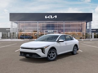 New 2025 Kia K4 LXS image 1
