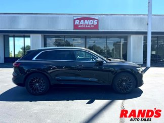 Used 2019 Audi e-tron Prestige w/ Prestige Package image 1