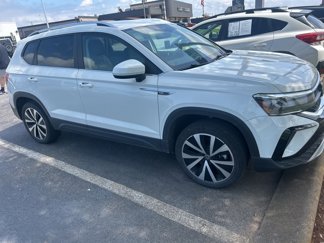Used 2023 Volkswagen Taos SE image 1