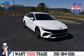 Used 2024 Hyundai Elantra SEL image 1