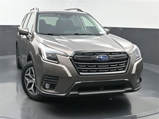 Used 2024 Subaru Forester Premium image 1