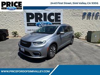 Used 2021 Chrysler Pacifica Touring-L image 1