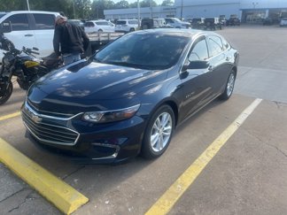 Used 2017 Chevrolet Malibu LT image 1