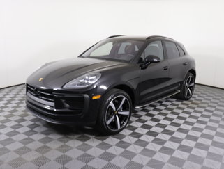 Used 2024 Porsche Macan image 1