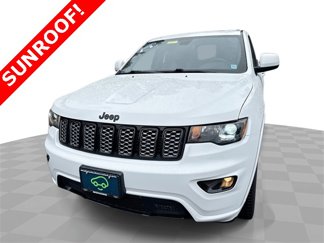 Used 2019 Jeep Grand Cherokee Altitude image 1