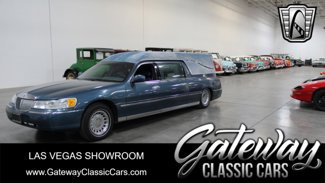 Used 2001 Lincoln Town Car Executive image 1