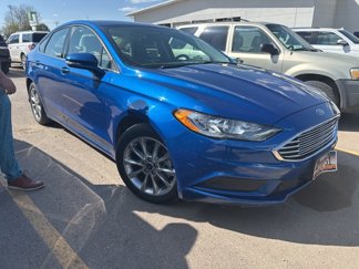 Used 2017 Ford Fusion SE image 1