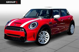Used 2022 MINI Cooper S image 1