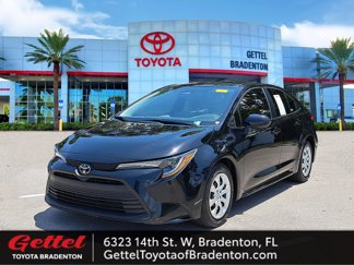 Used 2024 Toyota Corolla LE image 1