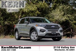 Used 2023 Ford Explorer XLT image 1