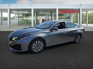 Used 2023 Nissan Altima 2.5 SV image 1