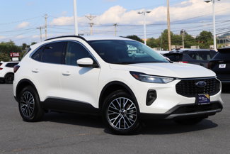 Certified 2025 Ford Escape SE image 1