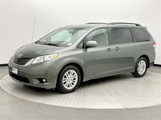 Used 2014 Toyota Sienna XLE image 1