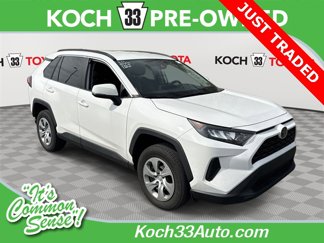 Used 2021 Toyota RAV4 LE image 1