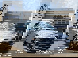 Used 2025 Hyundai Elantra SEL image 1