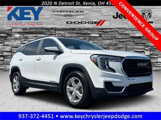 Used 2024 GMC Terrain SLE w/ Driver Convenience Package image 1