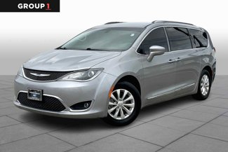 Used 2019 Chrysler Pacifica Touring-L image 1