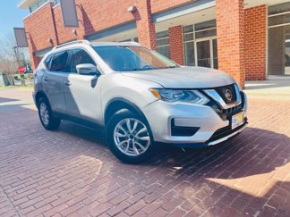 Used 2017 Nissan Rogue SV image 1