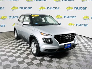 Used 2022 Hyundai Venue SE image 1