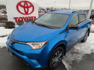 Used 2018 Toyota RAV4 LE image 1