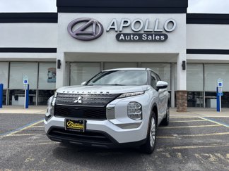Used 2022 Mitsubishi Outlander ES image 1