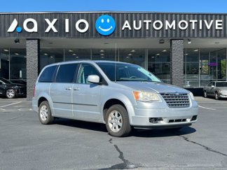 Used 2010 Chrysler Town & Country Touring image 1