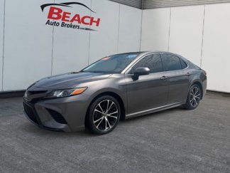 Used 2020 Toyota Camry image 1