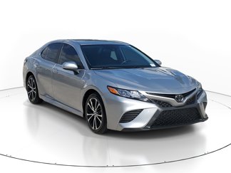 Used 2019 Toyota Camry LE image 1