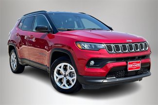 Used 2025 Jeep Compass Latitude image 1