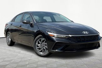 Used 2024 Hyundai Elantra SEL image 1