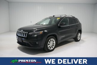 Used 2019 Jeep Cherokee Latitude w/ Cold Weather Group image 1
