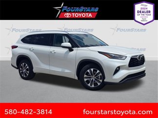 Used 2021 Toyota Highlander XLE image 1
