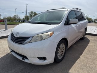 Used 2011 Toyota Sienna XLE image 1