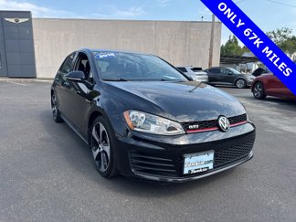 Used 2016 Volkswagen Golf S image 1
