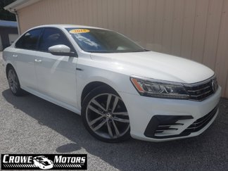 Used 2018 Volkswagen Passat 2.0T R-Line image 1