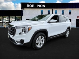 Used 2024 GMC Terrain SLE image 1