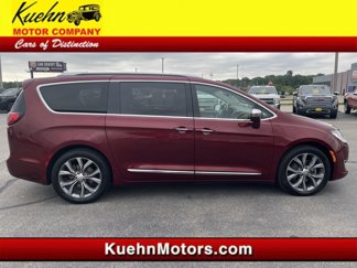 Used 2018 Chrysler Pacifica Limited w/ Tire & Wheel Group image 1