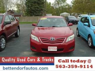 Used 2010 Toyota Camry LE image 1