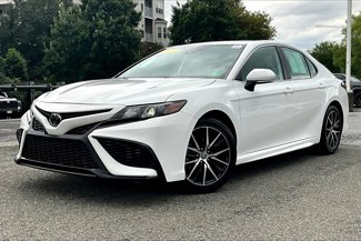 Used 2023 Toyota Camry SE image 1