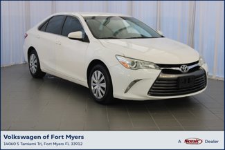 Used 2016 Toyota Camry LE image 1
