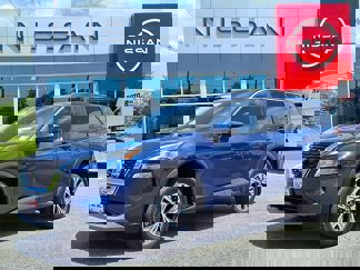 Used 2023 Nissan Rogue SV image 1