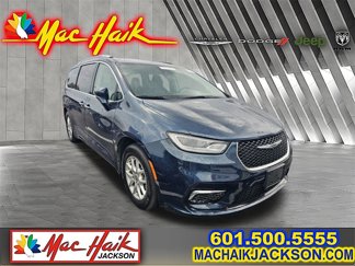 Used 2021 Chrysler Pacifica Touring-L image 1
