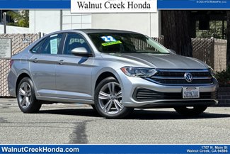 Used 2022 Volkswagen Jetta SE image 1
