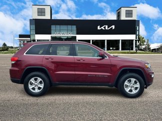 Used 2017 Jeep Grand Cherokee Laredo image 1