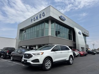 Used 2021 Ford Edge SE image 1