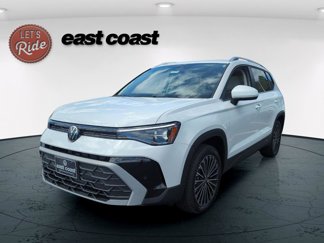 New 2025 Volkswagen Taos SE image 1