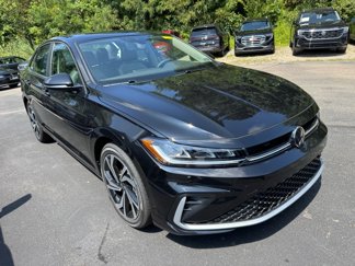 New 2025 Volkswagen Jetta SEL image 1