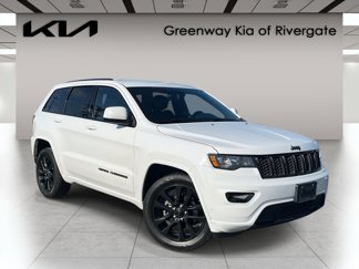 Used 2017 Jeep Grand Cherokee Altitude image 1